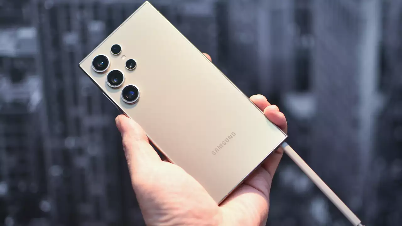 Samsung Galaxy S25 Plus: 6.7 इंच का Dynamic AMOLED 2X डिस्प्ले ओर 45W फास्ट चार्जिंग, जाने ओर भी फीचर्स